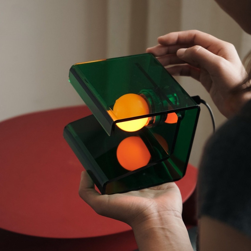 Modern Acrylic Cube Table Lamp - đánh giá và giá Desk Setup Minimalist