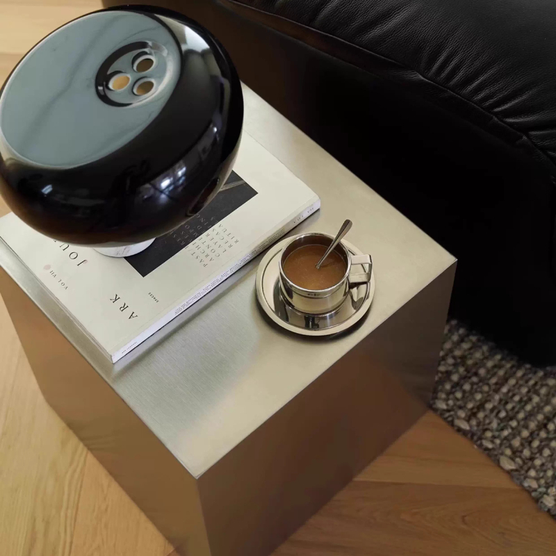 Italian Stainless Steel Side T - đánh giá và giá Desk Setup Minimalist